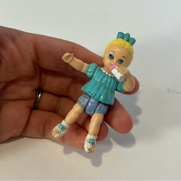 Playskool 1991 Vintage Victorian Dollhouse Baby Replacement Flawed Paint Wear - Picture 9 of 10